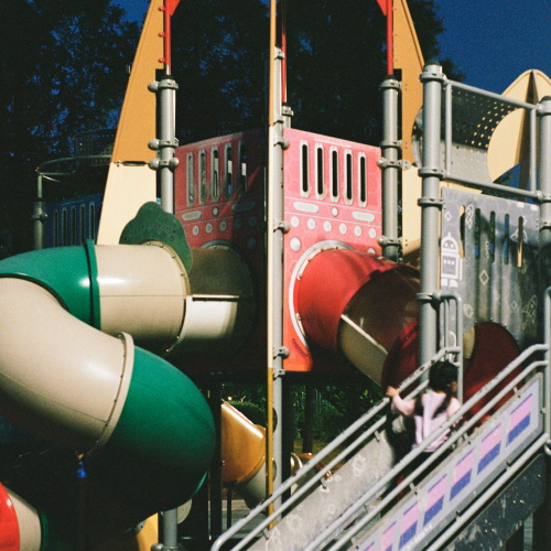 Hanyi - tiny space, too many dreams